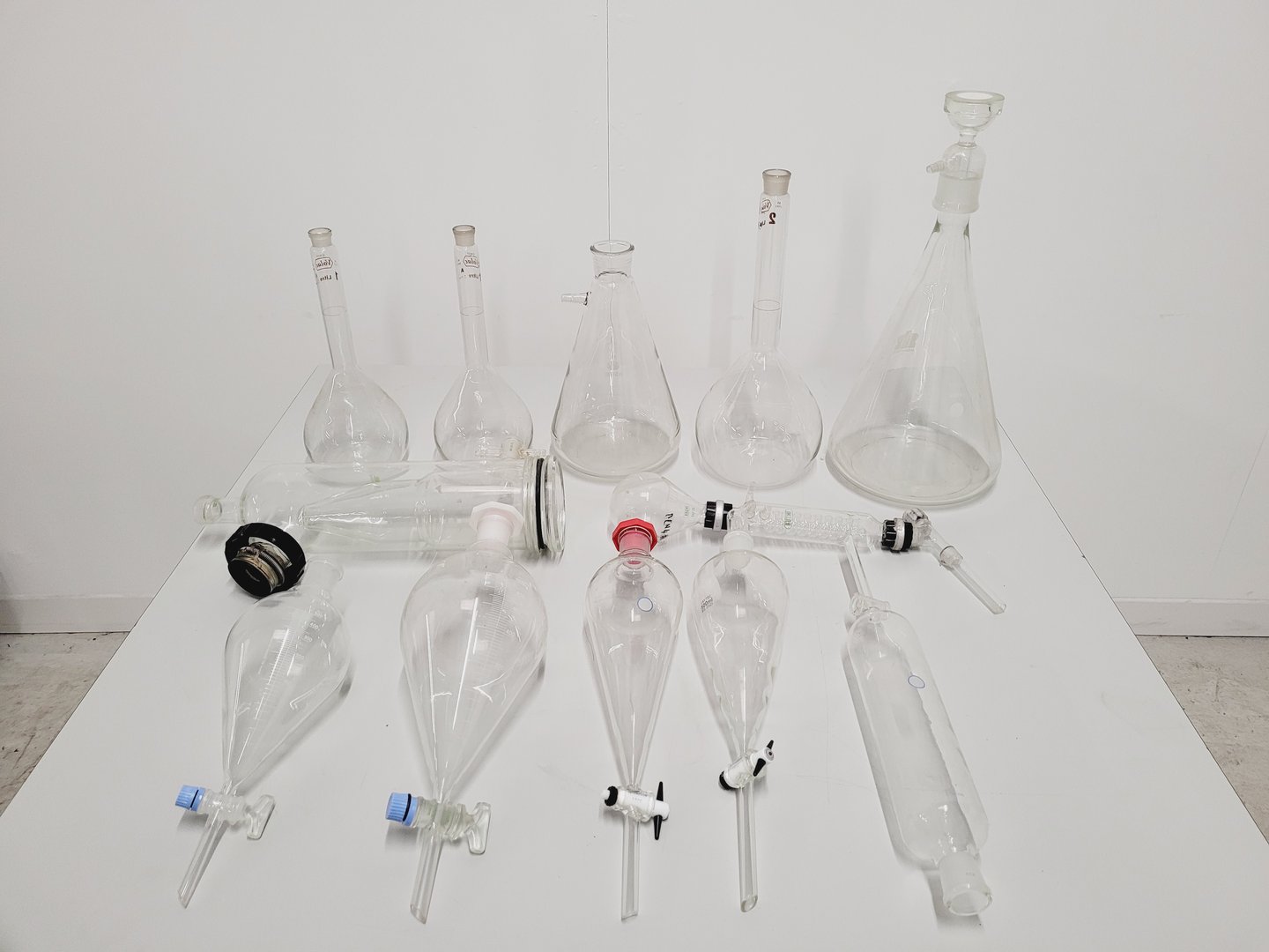 LABORATORY GLASSWARE