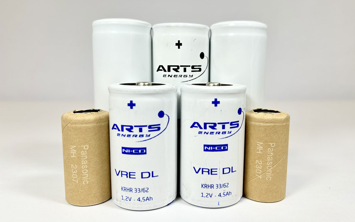 LEAD - ACID BATTERY & NICKEL - CADMIUM (NI - CD ) BATTERY
